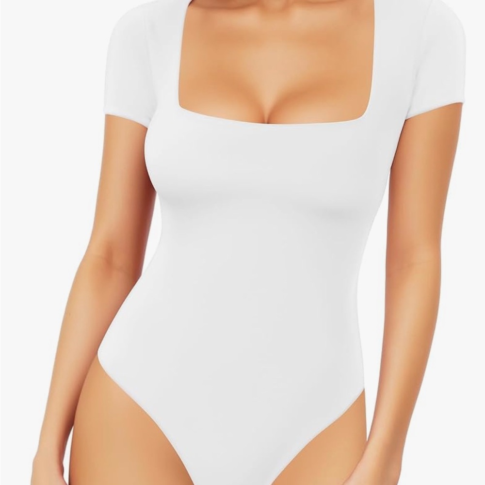 Abercrombie and fitch Soft Matte Seamless Short-Sleeve Squareneck Bodysuit
